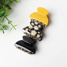 Load image into Gallery viewer, Hair Clip Daisy Claw Clamps
