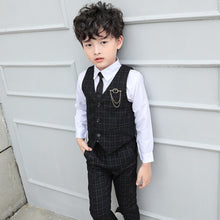 Load image into Gallery viewer, Boys 3pcs Slim Fit Classic Tuxedo Suits
